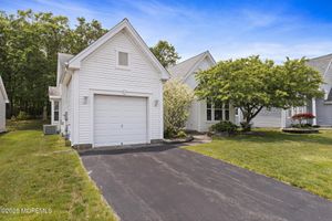 18 VALLEY STREAM PL, BARNEGAT, NJ