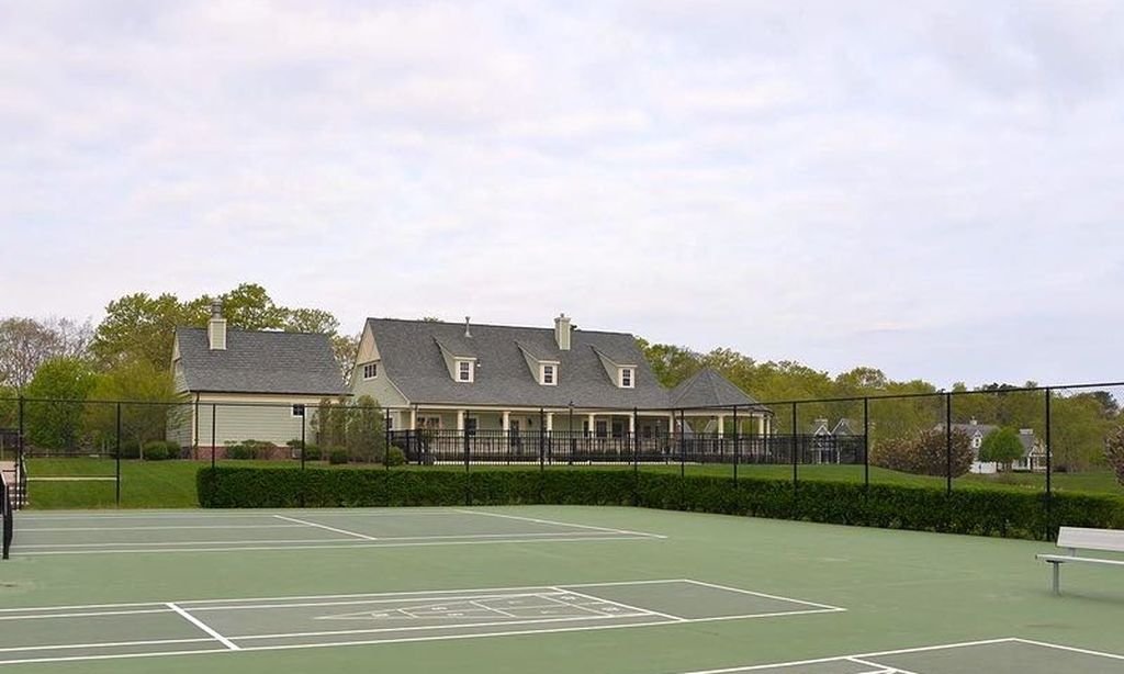 2 Shuffleboard Courts