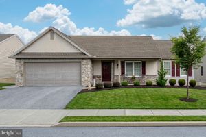 726 HEATHER RDG, MANHEIM, PA