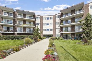 5540 WALNUT AVE 15B, DOWNERS GROVE, IL