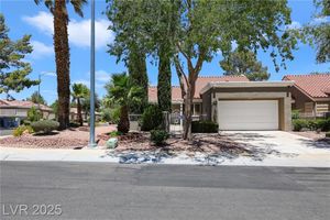 8560 DESERT HOLLY DR, LAS VEGAS, NV