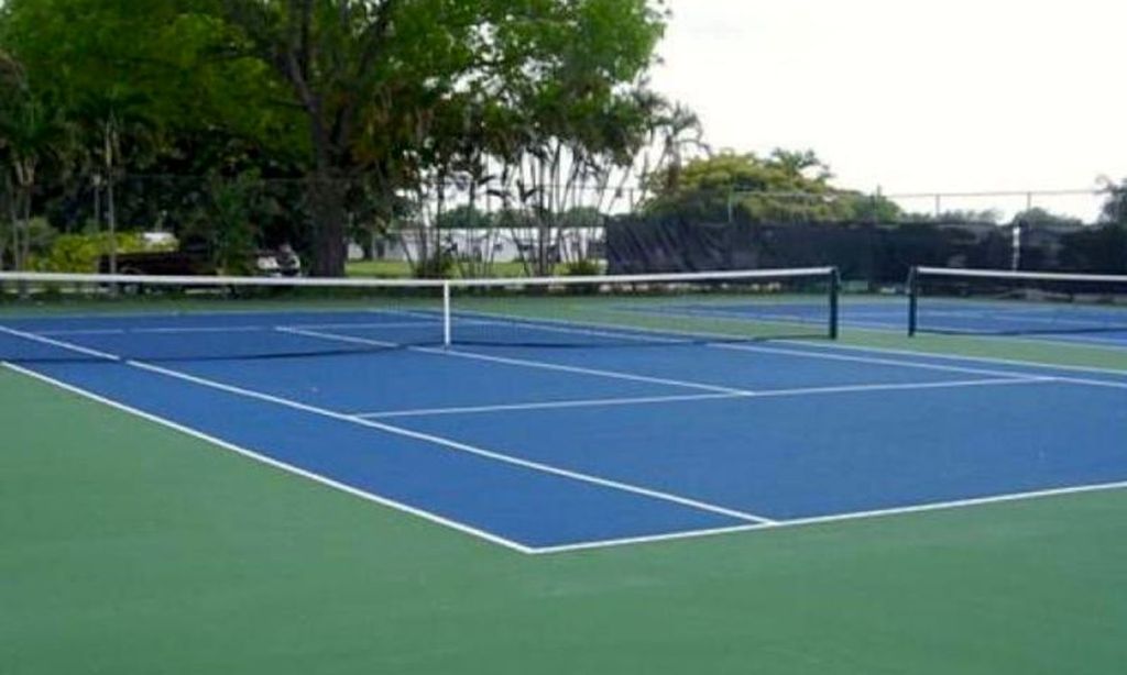 3 Tennis Courts