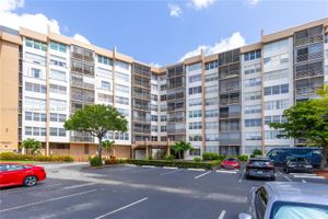 1000 SAINT CHARLES PL 319, PEMBROKE PINES, FL