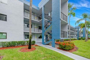 15456 PEMBRIDGE DR APT 102, DELRAY BEACH, FL
