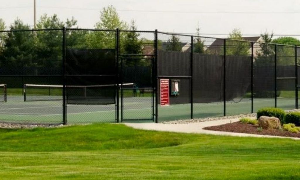 2 Tennis Courts