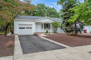 105 CASTLETON DR, TOMS RIVER, NJ