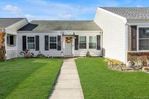 141 FORGE LN, CORAM, NY