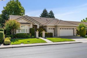 210 SUMMERSET DR, BRENTWOOD, CA
