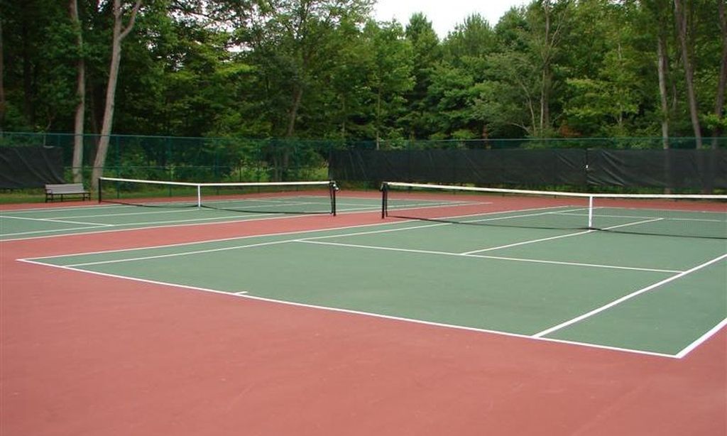 2 Tennis Courts