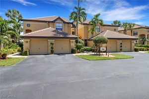 184 VINTAGE CIR N201, NAPLES, FL