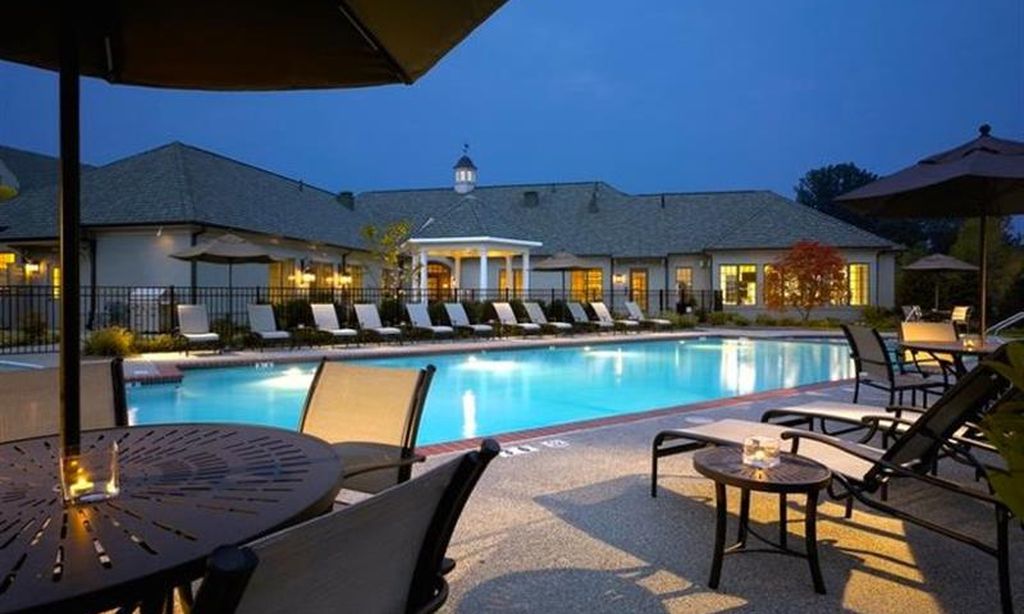 Outdoor Pool & Patio