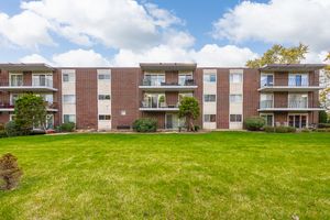 5540 WALNUT AVE APT 33A, DOWNERS GROVE, IL