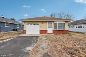 192 CHARLOTTEVILLE DR, TOMS RIVER, NJ