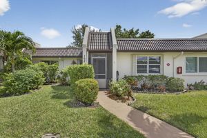 162 LAKE SUSAN LN, WEST PALM BEACH, FL
