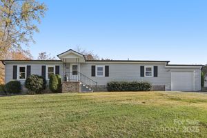 201 CRANBROOK CIR, HENDERSONVILLE, NC