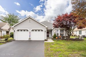 14 WINDING RIVER RD, LAKEWOOD, NJ