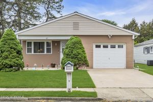 87 PRINCE CHARLES DR, TOMS RIVER, NJ