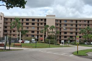 7770 TAHITI LN APT 206, LAKE WORTH, FL