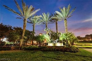 9121 CHULA VISTA ST 12201, NAPLES, FL