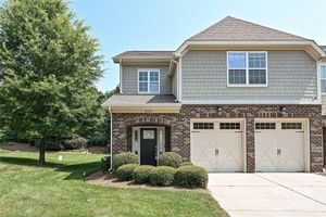 8524 LOXTON CIR, CHARLOTTE, NC