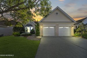 14 BARTON CREEK RD, JACKSON, NJ