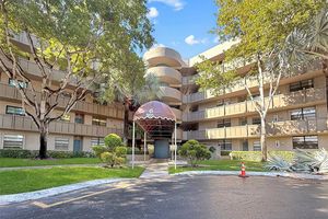 901 COLONY POINT CIR APT 116, PEMBROKE PINES, FL