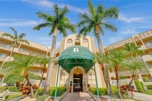 7623 SOUTHAMPTON TER 210, TAMARAC, FL