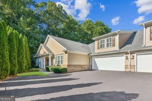 2593 GRAPEVINE CIR # 301, CUMMING, GA