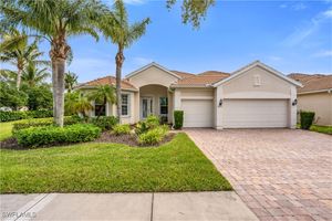 8637 JULIA LN, NAPLES, FL