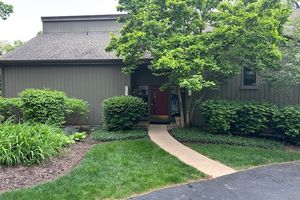 640 OLD BARN RD D, LAKE BARRINGTON, IL
