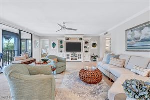 2400 GULF SHORE BLVD 203, NAPLES, FL
