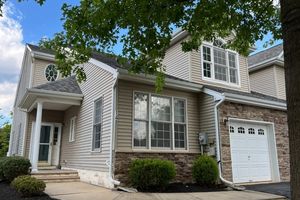148 SARATOGA CT, SOMERSET, NJ