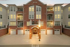 9200 CHARLESTON DR UNIT 302, MANASSAS, VA