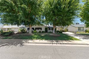 900 CHERRY HILLS DR, BAKERSFIELD, CA