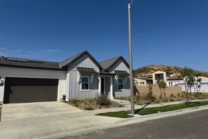 24501 VIA SENDERO, VALENCIA, CA