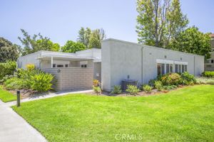 2372 VIA MARIPOSA B, LAGUNA WOODS, CA