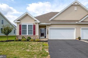 113 GARRISON DR, EAST PETERSBURG, PA