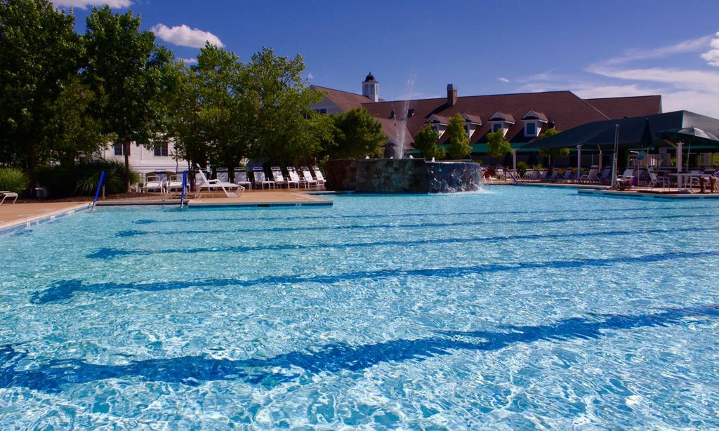 Outdoor Resort-Style Pool