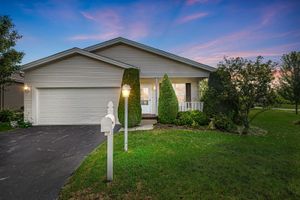 1 ROCKING HORSE LN, GRAYSLAKE, IL
