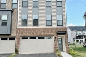 43011 DEBONAIR TER, ASHBURN, VA