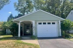 190 EDINBURGH DR # 190, RIDGE, NY