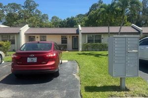 118 LAKE OLIVE DR, WEST PALM BEACH, FL