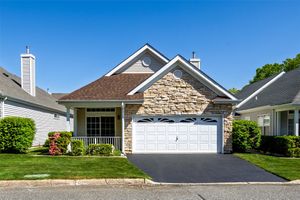 437 LEISURE DR, RIDGE, NY