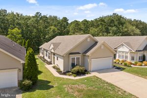 37 HUNTINGTON DR, SOUTHAMPTON, NJ