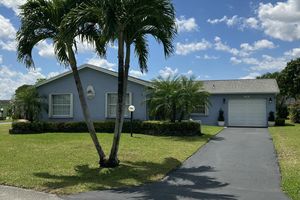 7261 PINE FOREST CIR, LAKE WORTH, FL