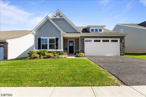 3 COOPERS HAWK CT, WASHINGTON, NJ