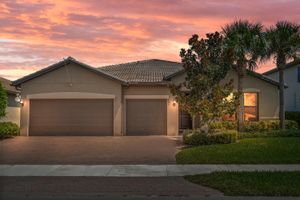 800 SE WESTBURY DR, PORT SAINT LUCIE, FL