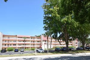 1055 COUNTRY CLUB DR 206, MARGATE, FL