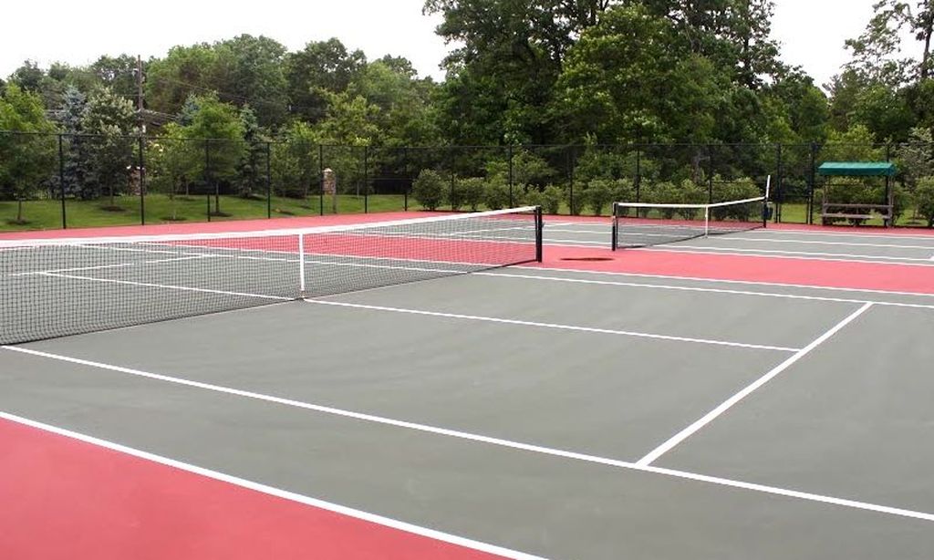 2 Tennis Courts