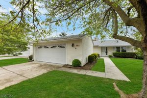 88 DOGWOOD PLZ, MONROE TWP., NJ